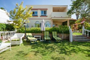 Charming villa in Sanlúcar de Barrameda with private pool
