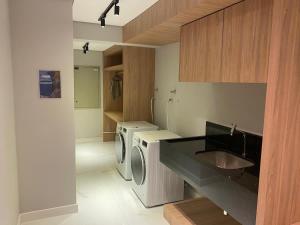 Studio novo cama Queen prox Metrô Paraiso IVM34