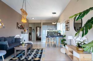 Penthouse Condo Sarandë