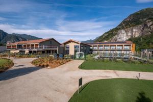 Continental Golf Resort