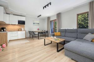 Przytulny Apartament z Balkonem w Szklarskiej Porębie by Noclegi Renters
