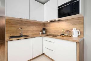 Przytulny Apartament z Balkonem w Szklarskiej Porębie by Noclegi Renters