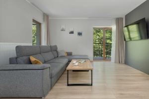 Przytulny Apartament z Balkonem w Szklarskiej Porębie by Noclegi Renters