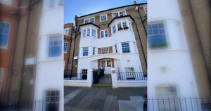 Sleek Scandi-Inspired 2BD Flat Fulham