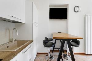 Zoe Holiday Home