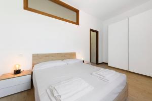 Zoe Holiday Home