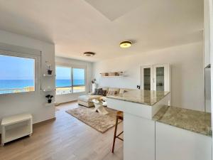 Beachfront 1-Bed Apt Sea View Orihuela Costa
