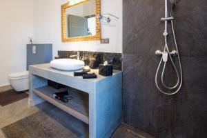 Villa Maïna, 8 people, heated jacuzzi, swimming pool, B&B