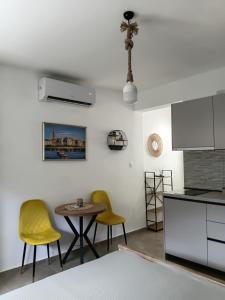 Studio Verde with swimming pool