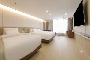 Zenith Hotel