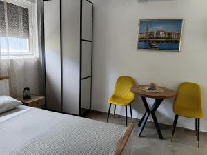 Studio Verde with swimming pool