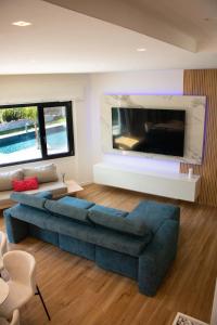 Villa Isabel con piscina moderna e area benessere