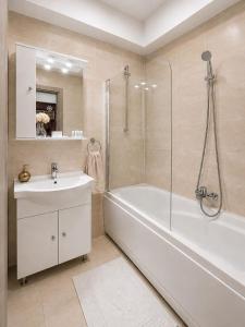 Apartament cu Terasa - Sea view - Free Parking