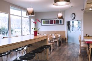 Hotels B&B HOTEL La Rochelle Centre : photos des chambres