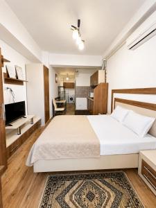 Studio simple for couple