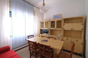 CASA ROSSA TOMASINI Appartamento per famiglie, tre camere , spiaggia compresa