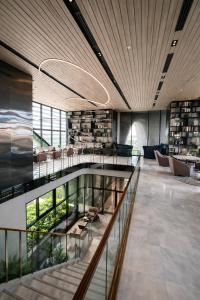 High Floor 1BR I Hot Tub and Pool I BTS Bang Na BKK