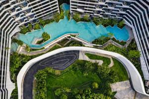 High Floor 1BR I Hot Tub and Pool I BTS Bang Na BKK