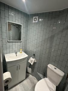 3 bedroom City Centre Apartment in Lauriston Place