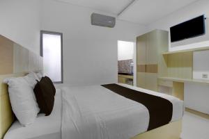 Hotel O near Pasar Gede Solo formerly Indria Pasar Gede