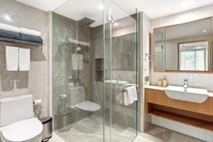 Bang Tao - Laguna Beachside 3 bedroom apartment, by Banyan Living, 130m2, 3min walk to sea
