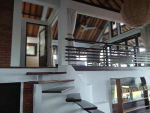 Yoga bale house 4