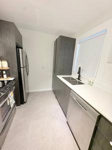 Modern 3BR Near Long Lake Minutes to Downtown