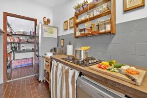 The Place to Be, Outdoor dining, Shared Garden, Parking & AC - Happy Rentals