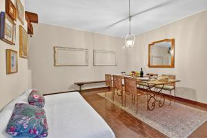 The Place to Be, Outdoor dining, Shared Garden, Parking & AC - Happy Rentals