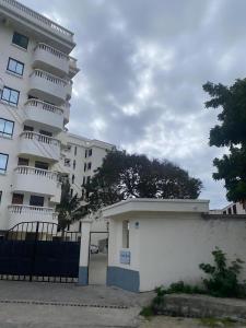 Cozy Studio with Pool & Rooftop Ocean Views Nyali 5th Avenue
