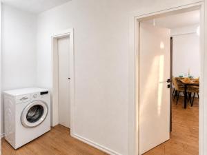 Matisse No7 - One Bedroom Apartment With Balcony