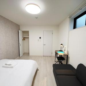 Osaka Kyobashi Osaka Castle and Shinsaibashi Near the station Many restaurants Maximum 2 people