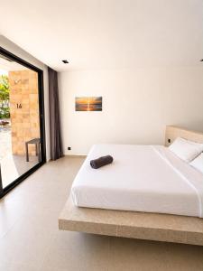 ARIMATABE Beachfront Resort