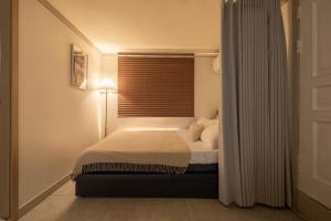 Seoul Station,3R6B, family, group, Myeongdong, Itaewon, cinema, free parking