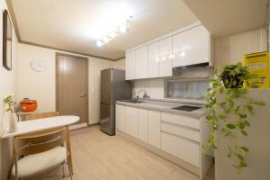 Seoul Station,3R6B, family, group, Myeongdong, Itaewon, cinema, free parking