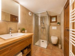 Chalet rénové avec vue Mont Charvin et WiFi - FR-1-505-187