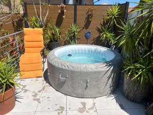 SETE BELLE MAISON DE VILLE 121 m2 A 2 mn DE LA PLAGE et SPA