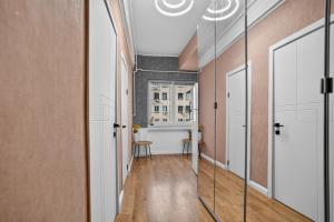 Stylish 3BR Apt Near Old Town