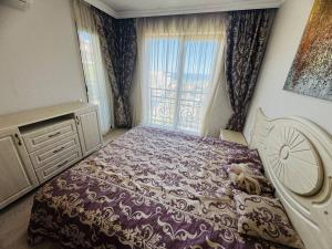 2 Bedroom in Rose Gardens with Pool & Sea View