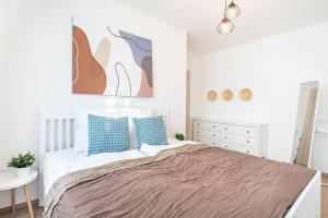 Central - Balcony - Comfort & Calm Hideaway