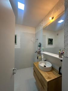 Bright Modern Designer Apartment