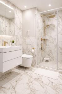 Hanza Tower WHITE 24 SPA & Sauna & Jacuzzi & Pool