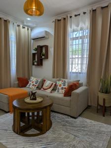 LosimStays Luxury 1-Bedroom Apartment BnB Near Mlimani City Mall & University of Dar es Salaam