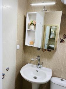 Kranevo Modern Vintage Retreat - 6 Min to Beach