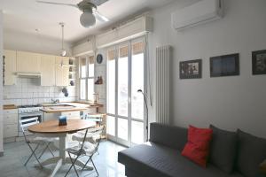 M471 Marcelli, trilocale con balcone a 200 mdalla spiaggia
