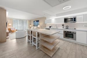 Oceanview Private Residence at 1 Hotel and Homes - 1110
