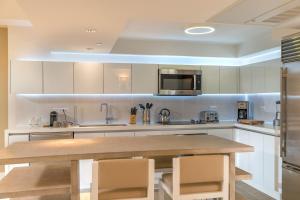 Oceanview Private Residence at 1 Hotel and Homes - 1110