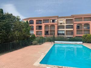 LAMOURETTE - Front de mer et piscine - Parking prive - WIFI
