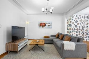 Majestic 4BR – Stay in the Heart of MTL