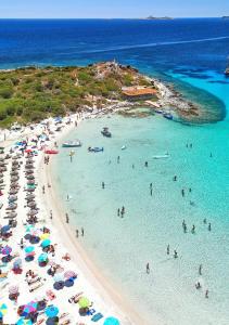 Just 100 meters from the sea with natural pool